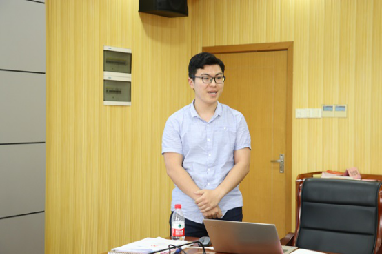 ​买世界杯比赛的网站春季学期基层党建工作研讨会暨第四次党支部书记例会召开647.png